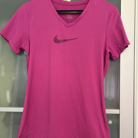 Nike dri-fit t-skjorte