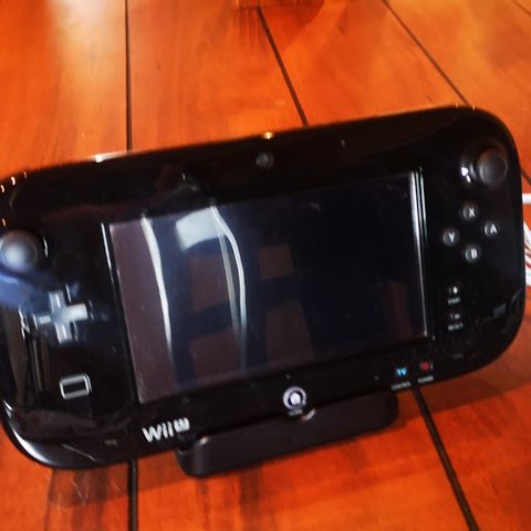 Wii U med tilbehør og spill