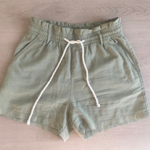Grønn shorts