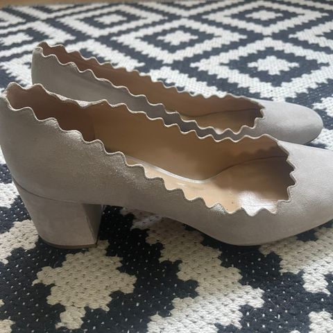 Chloé Scalloped Lauren Pumps