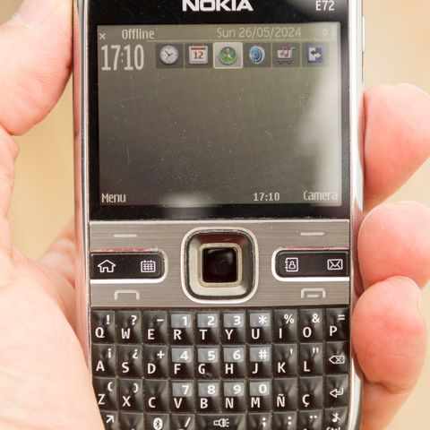 Nokia E72 + 8GB MicroSD minnekort | testet juni 2024