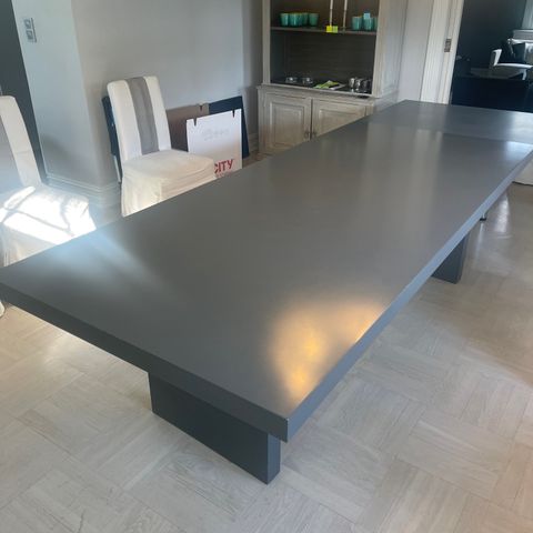NY PRIS Moderne Spisebord gråt spesiallaget av interiørverkstedet 270 cm (360cm)