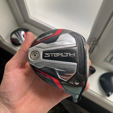 Taylormade Stealth + 15° FW 1x RH og 1x LH Head Only selges