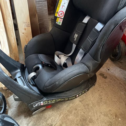 Britax Römer swing fix bilsete selges. Isofix.