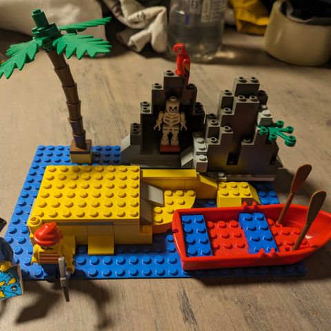 Lego Pirates Rocky Reef 6254