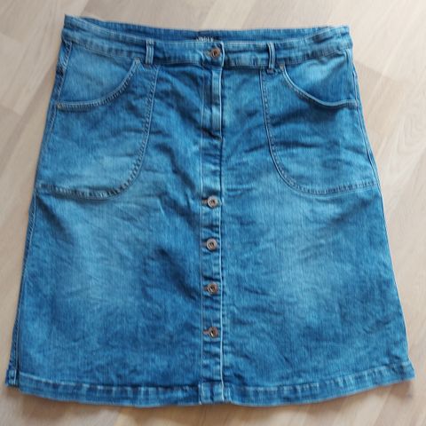 Pent denim skjørt str. 50