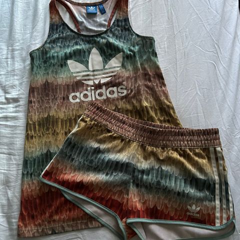 Adidas sett