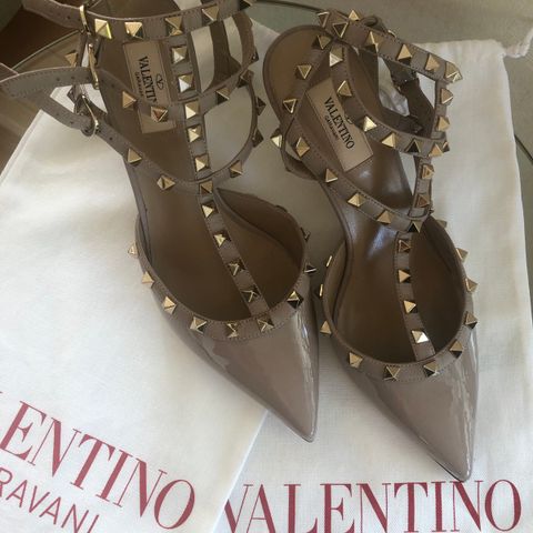 Valentino Garavani Rockstud  (NY)