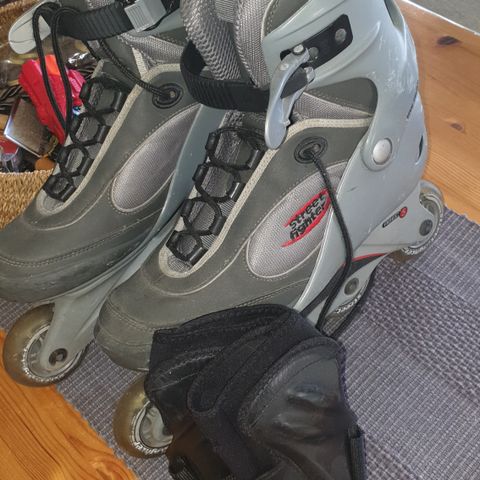 Roller blades