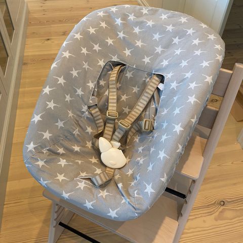 Stokke babysete til Tripp trapp barnestol