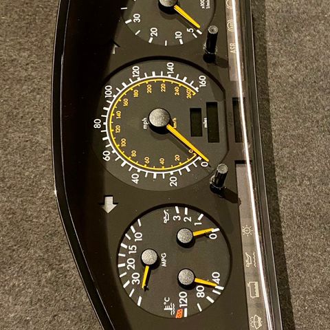 Mercedes W140 Speedometer i miles passer C140 og w140.