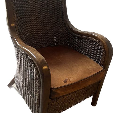 Klassisk rottingstol til salgs