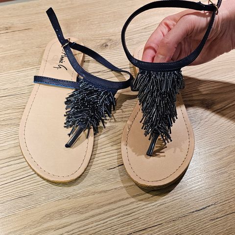 Sandal