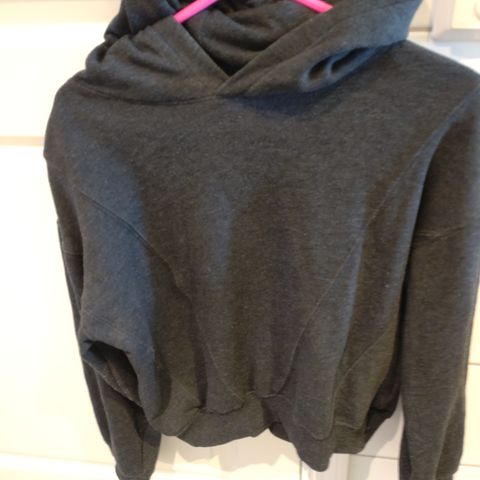 Pent brukt sweatshirt i str.146/152