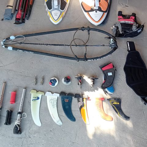 Windsurfing utstyr, selges samlet kr. 15 000