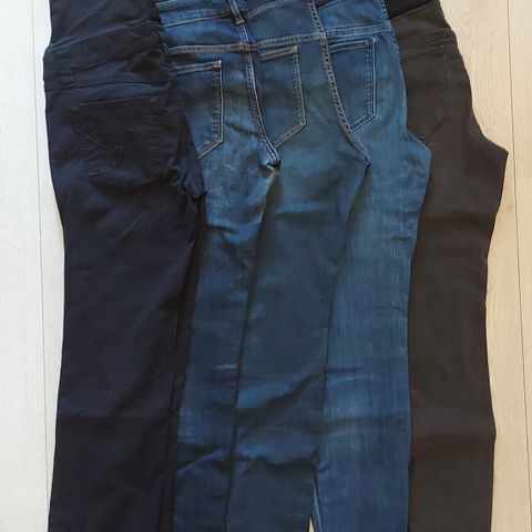 Div. mammabukser, jeans, totalt 50 kr.