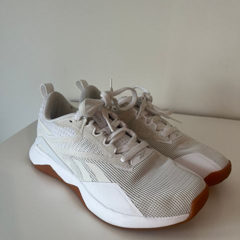 Reebok nanoflex TR V2 str. 37