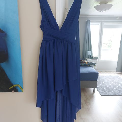 Blå kjole størrelse 36 fra Nelly