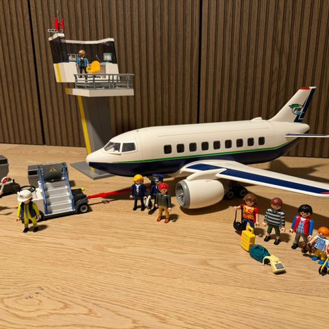 Playmobil  5261 Frakt- og passasjerfly + Playmobil 5262 Flytrapp med passasjerer