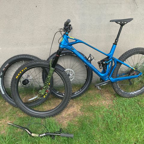 Mondraker Foxy Carbon fulldempet selges i deler