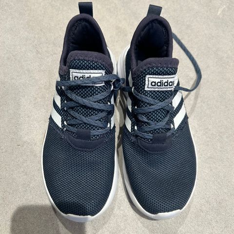 Adidas joggesko str. 36 og 2/3.