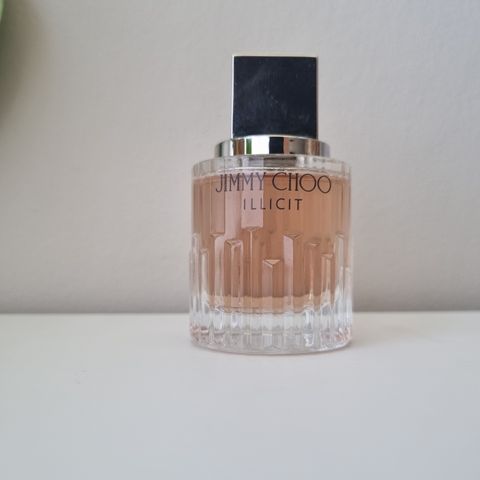 Jimmy Choo illicit