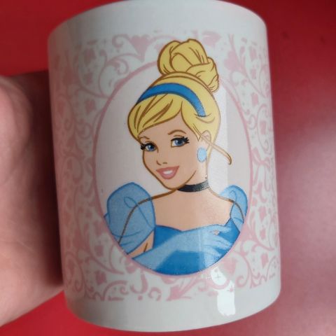 Liten kopp. DISNEY. Princess.