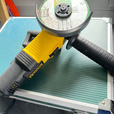 Vinkelsliper 850w Stanley Fatmax