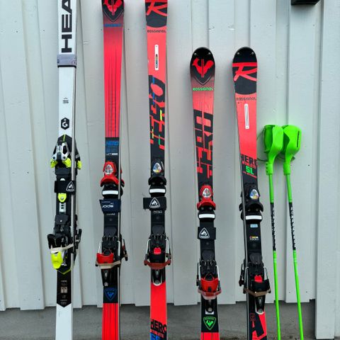 Rossignol og Head racing ski og staver (U14 / U16)
