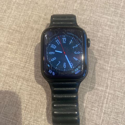 Apple watch seie 7 med eSIM 45MM