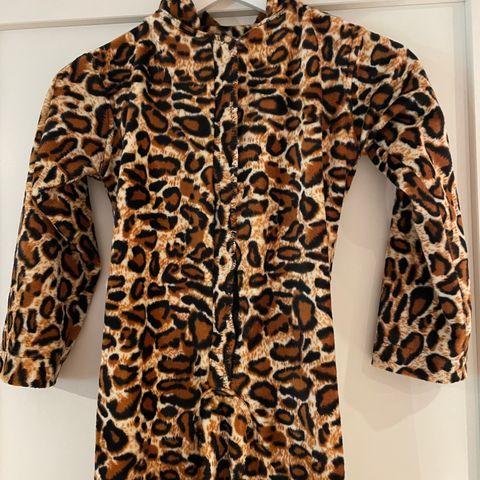 KOSEDRESS / ONEPIECE LEOPARD-MØNSTRET HELDRESS