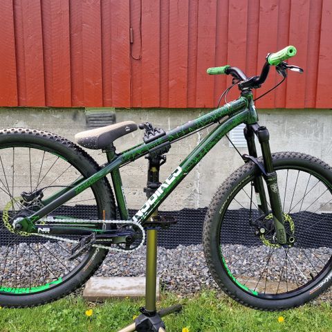 Dirtjump sykkel. NS Bikes Movement 1 2019. 9000kr, pris kan diskuteres