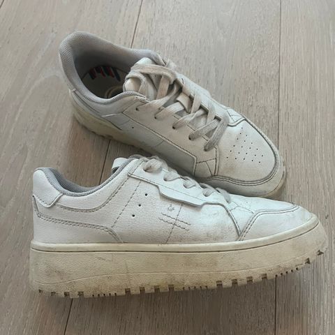 Sneakers-aktige sko fra Zara