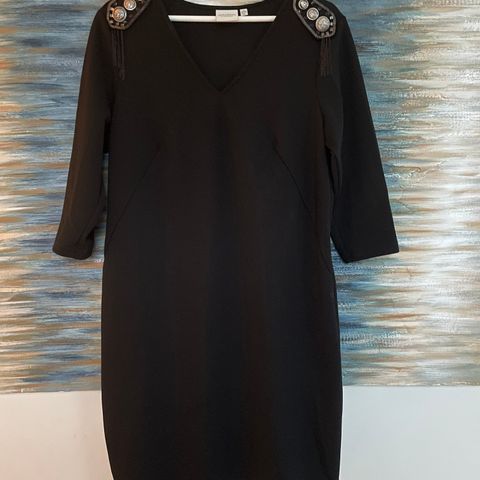 44 - svart kjole