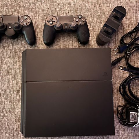 PlayStation 4 1TB CUH-1216B selges