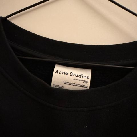Acne college genser