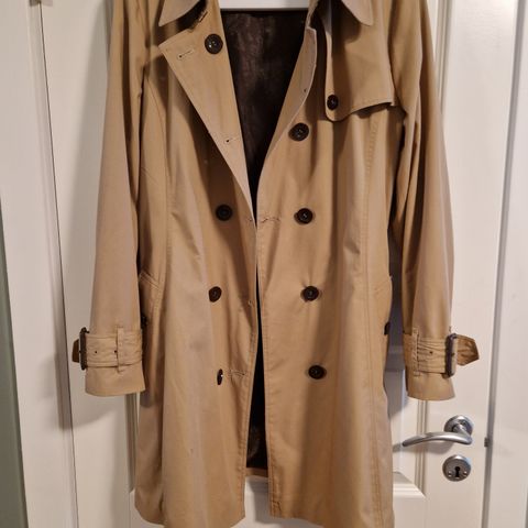 Tidløs trenchcoat