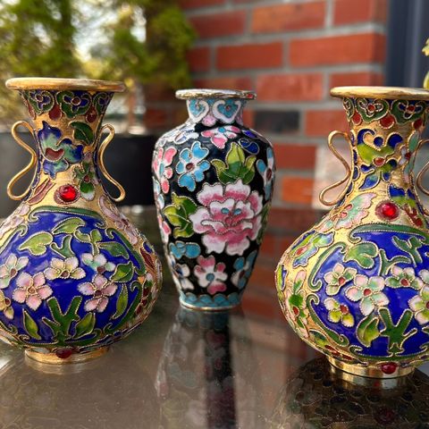 Nydelige små kinesiske Cloisonne vases selges!