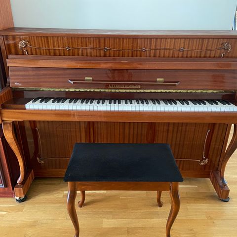 Alexander Herrmann Piano . Made in Germany . - 75 % av innkjøpspris