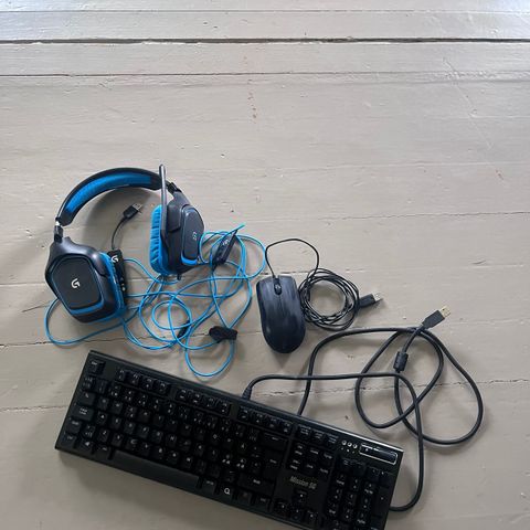 Datapakke: tastatur, mus og headset