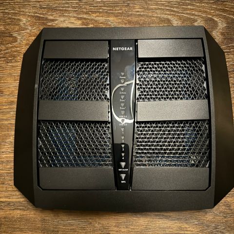 Nextgear Nighthawk X6 R8000, Tri-Band AC3200 WiFi Router