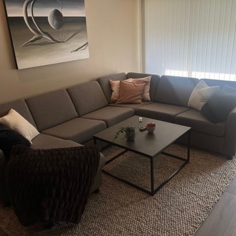 Praktisk talt ny sofa til salgs