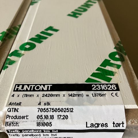 Huntonit panelbord kostemalt hvit 11x142x2420mm, 41,25m2