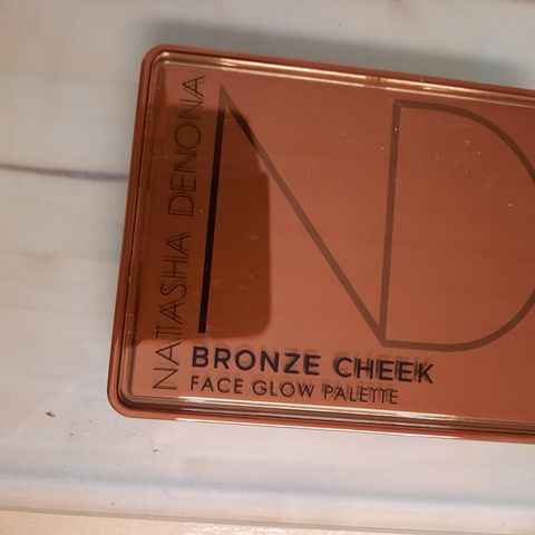 Natasha denona bronze cheek face glow palette