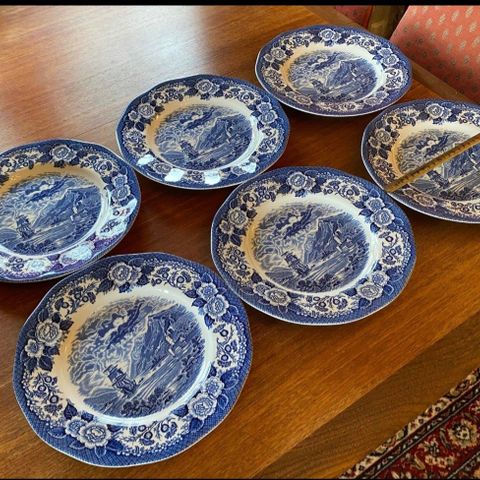 Scottish Lochs Unicorn Tableware