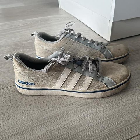 Adidas sko str 41 1/3