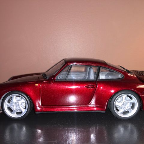 1:18 UT Models Porsche 911 - 993 turbo