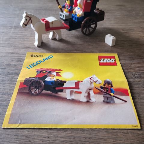 Lego 6023 Maiden's Cart fra Lego Castle Lion Knights serien