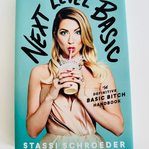 Signert Stassi Schroeder next level basic