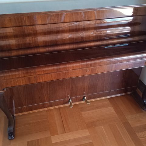 Flott Weinbach piano